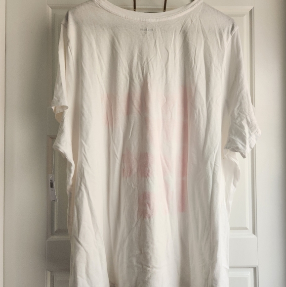 NWT Women's Graphic Tee - Picture 2 of 3